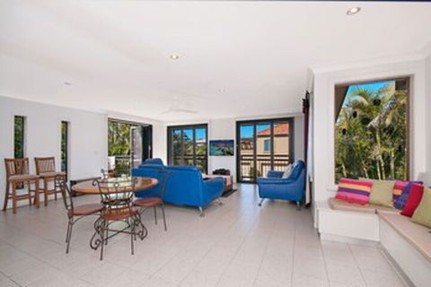 Rayners Secret Lennox Head - Hobart Tourism 0