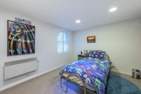 Exquisite 4 Bedroom House With Pool - Tourism TAS 6