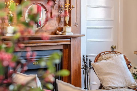 Cygnet Old Bank B & B Cafe & Gift Store - Tourism TAS 5