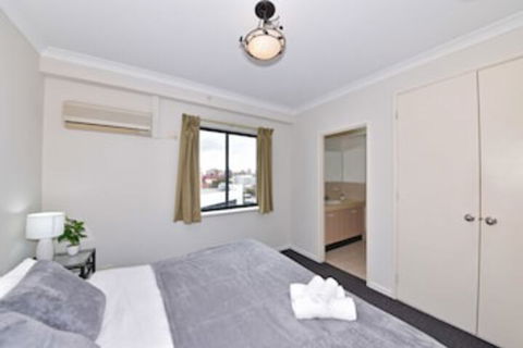 East Perth 2 X 1 Trendy Apartment - Hobart Tourism 5