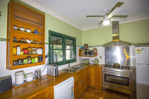 Red Tractor Retreat - Hobart Tourism 2