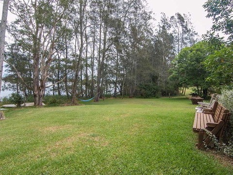 Tuppys On The Lake - Hobart Tourism 4