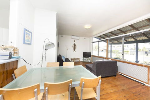 Douglas Cottage - Tourism TAS 2