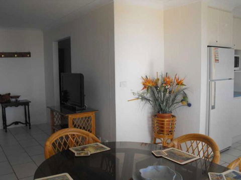Hi Surf Unit 2 92 Head Street Forster - Tourism TAS 1