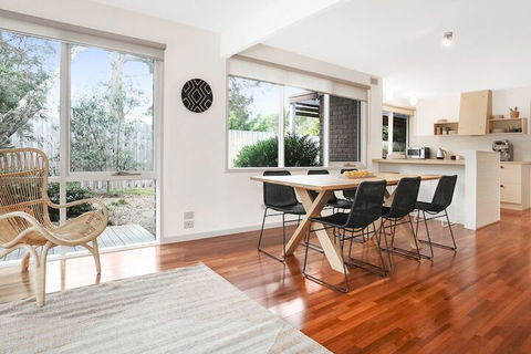 Backyard Bliss - Hobart Tourism 4