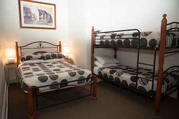 Jack Duggans Irish Pub - Tourism TAS 5