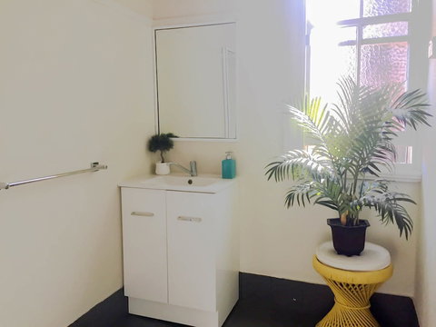 Jack Duggans Irish Pub - Tourism TAS 4