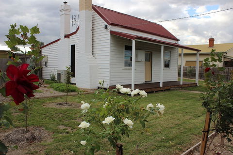 The Cottage - Hobart Tourism 6