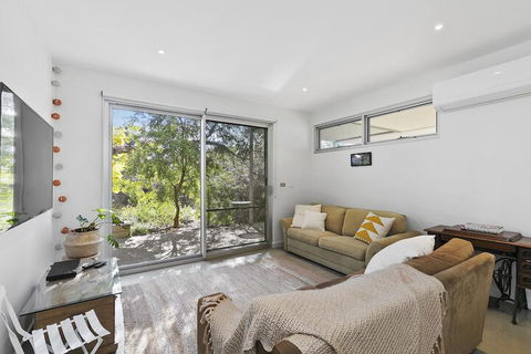 Bristlebird - Rejuvenate Stays - Hobart Tourism 5