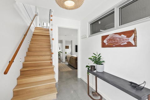 Bristlebird - Rejuvenate Stays - Hobart Tourism 1