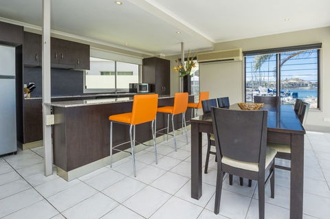 Magnetic Docks Townhouse 1 - Tourism TAS 5