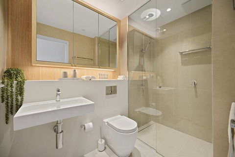 New Contemporary Apartment Near Macquarie Centre - Tourism TAS 4