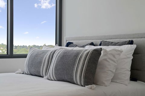 New Contemporary Apartment Near Macquarie Centre - Tourism TAS 1
