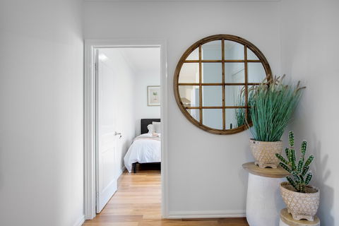 AUJOY 3 Bed Townhouse Burwood 1 - Tourism TAS 1