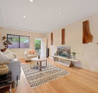 Tranquil  Spacious Home Near Shopping Mall - Hobart Tourism