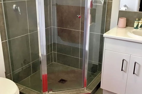 Yandina House - Hobart Tourism 4