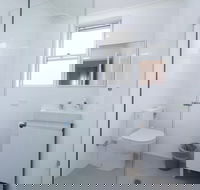 Manly Beach Escape Apartment - Hobart Tourism