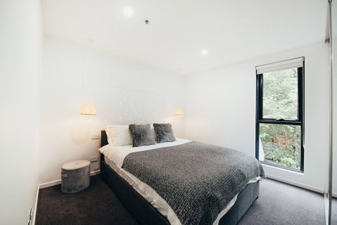 Rubi, 1BDR Melbourne Apartment - Tourism TAS 3