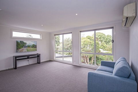 Bay Breeze Retreat - Hobart Tourism 5