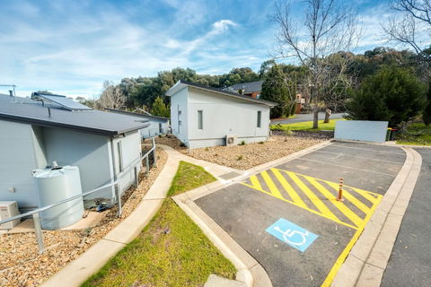 Albury Yalandra Apartment 3 - Tourism TAS 6