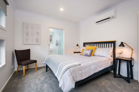 Albury Yalandra Apartment 3 - Tourism TAS 1