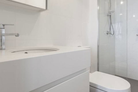 Trendy Melbourne 2 Bedroom Apartment By BnB Pro - Tourism TAS 3