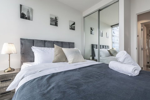 Trendy Melbourne 2 Bedroom Apartment By BnB Pro - Tourism TAS 2