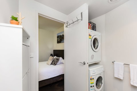 Imogen, Melbourne Studio Apartment - Tourism TAS 6