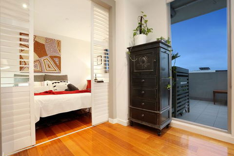 Essendon Sub Penthouse On Napier - Tourism TAS 6