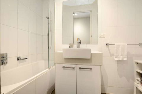 Essendon Sub Penthouse On Napier - Tourism TAS 5