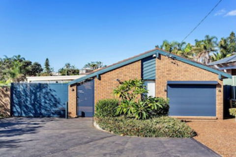 Campbell Avenue 28 - Hobart Tourism 0