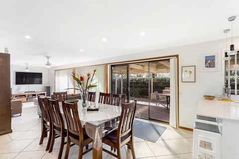 Campbell Avenue 28 - Hobart Tourism 3