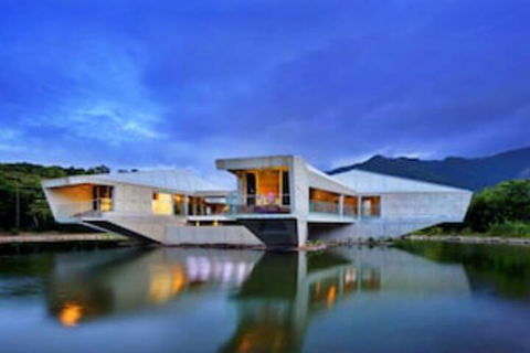 Alkira Award Winning Luxury Holiday Home - Hobart Tourism 0