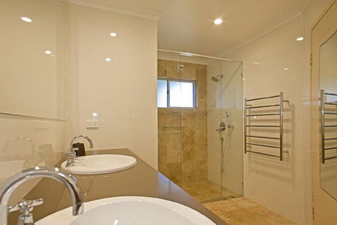 1 / 17 22nd Ave Sawtell NSW - Tourism TAS 6