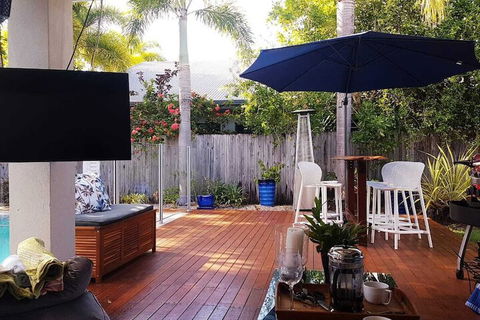 Beach Bliss Queen Bed BBQ Pool Netflix - Hobart Tourism 5