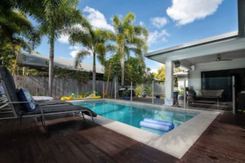 Beach Bliss Queen Bed BBQ Pool Netflix - Hobart Tourism 0
