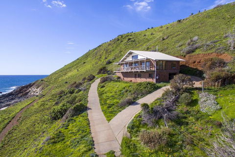 Cliffs End Beach Shack 105 Gold Coast Drive Carrickalinga - Tourism TAS 2