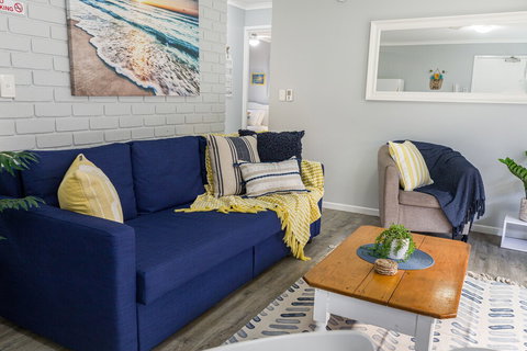 Family, Romance, Fun On Kings Beach - Tourism TAS 3