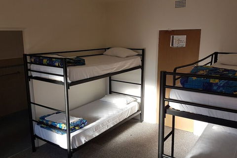 Central Backpackers - Hostel - Tourism TAS 3