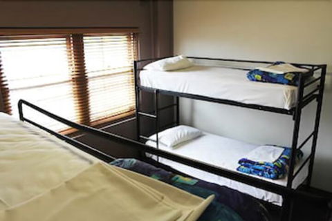 Central Backpackers - Hostel - Tourism TAS 5