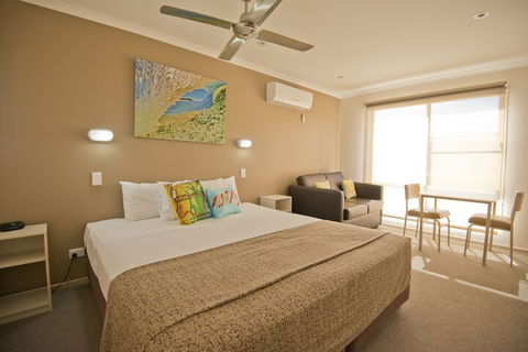 The Bowlo Holiday Cabins - Tourism TAS 3