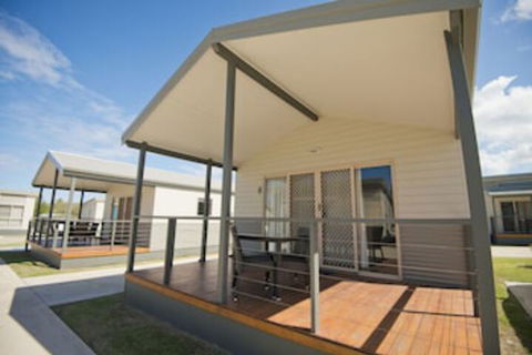 The Bowlo Holiday Cabins - Tourism TAS 0