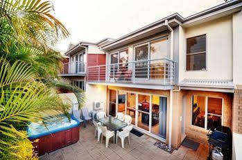 Coffs Beach Houses - Hobart Tourism 0