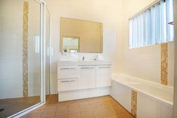 Coffs Beach Houses - Hobart Tourism 6