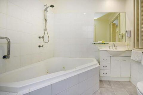 Aqualuna Beach Resort Unit 25 - Tourism TAS 3