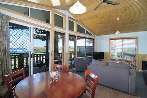 Surf Beach Holiday Park - Hobart Tourism 6