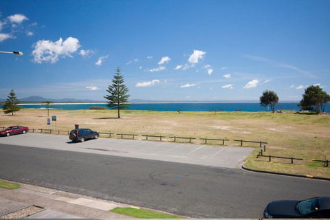 Hi Surf Unit 4 92 Head St. Forster - Tourism TAS 2