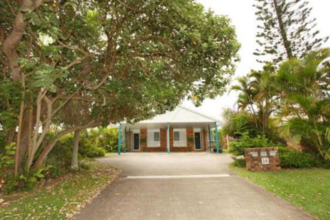 Unit 1 / 14 Tamarindus Street Marcoola Beach Pet Friendly 300 BOND Linen Supplied - Tourism TAS 0