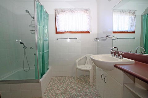 Berrara Cove Beach House - Tourism TAS 3