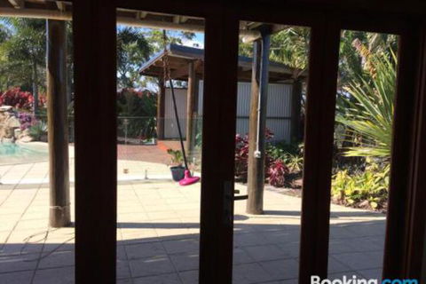 Takura Heights Modern Country Apartment With Pool Access - Hobart Tourism 5